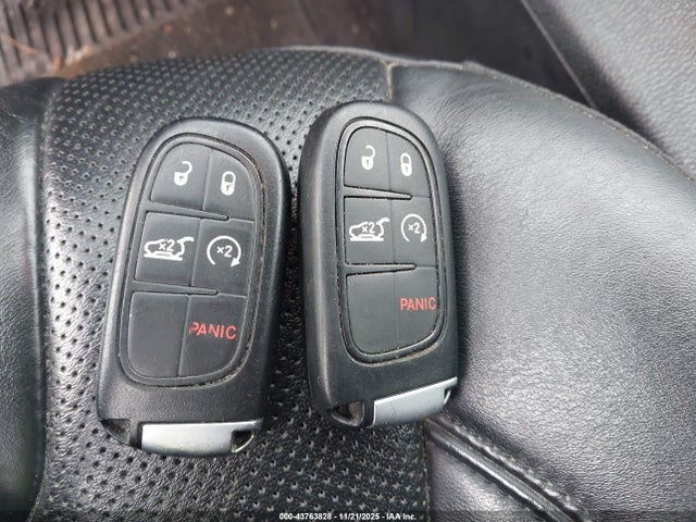 43763828 :رقم المزاد ، 1C4PJMJS6HW634795 vin ، 2017 Jeep Cherokee Overland 4x4 مزاد بيع