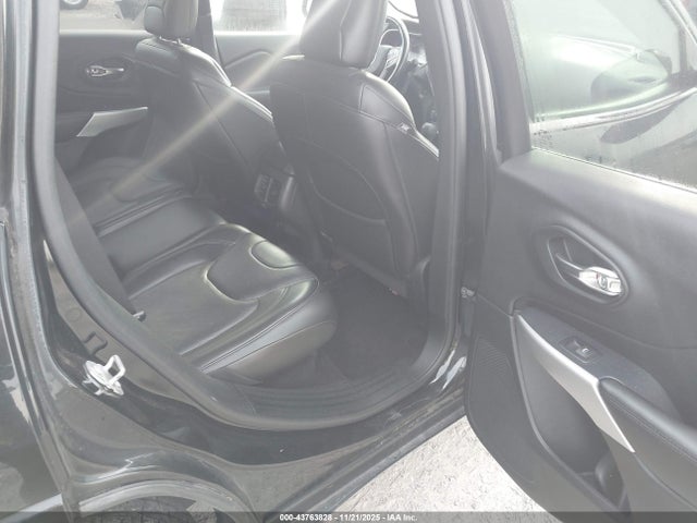 43763828 :رقم المزاد ، 1C4PJMJS6HW634795 vin ، 2017 Jeep Cherokee Overland 4x4 مزاد بيع