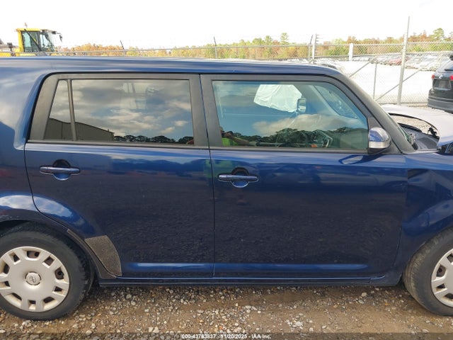 Scion XB 2014 JTLZE4FE1EJ065996 Image 29