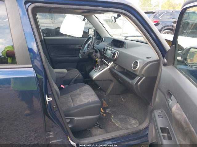 Scion XB 2014 JTLZE4FE1EJ065996 Image 21