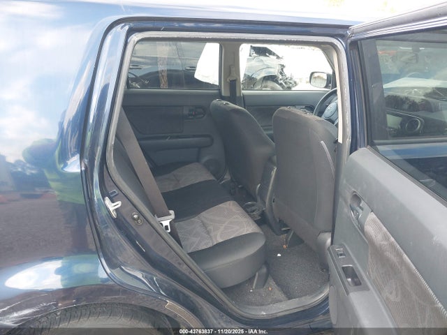 Scion XB 2014 JTLZE4FE1EJ065996 Image 24