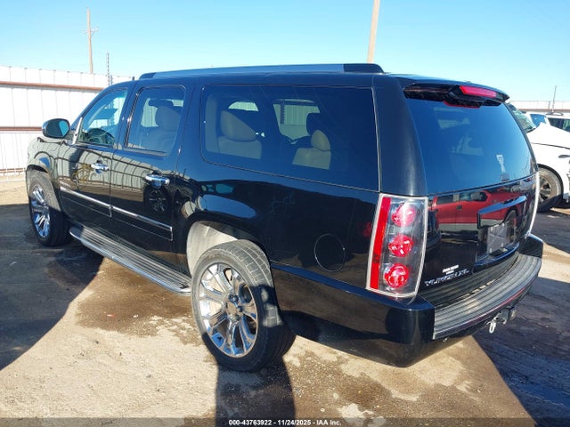 2014 GMC YUKON XL 1500 1GKS1MEF7ER110058 Photo 2