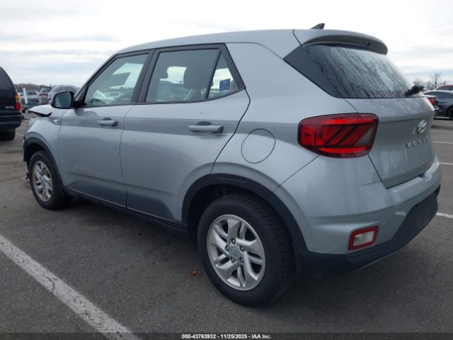 2022 HYUNDAI VENUE KMHRB8A36NU151638 Photo 2