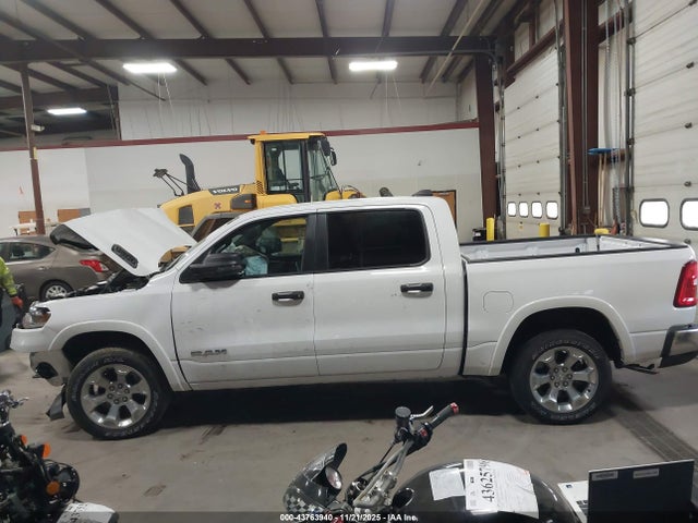 43763940 :رقم المزاد ، 1C6SRFFP5SN559692 vin ، 2025 Ram 1500 Big Horn  4x4 5'7 Box مزاد بيع