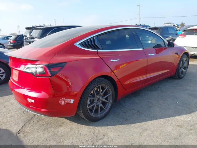 2018 TESLA MODEL 3 5YJ3E1EA8JF058463 Photo 3