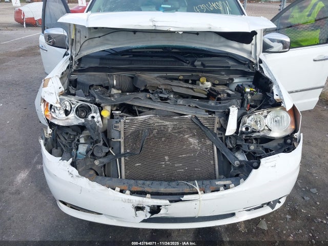 2014 Chrysler Town & Country Touring-l მანქანა იყიდება აუქციონზე, vin: 2C4RC1CG7ER425757, აუქციონის ნომერი: 43764071