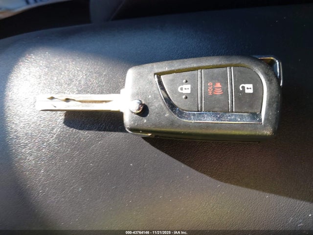 JTNKHMBXXK1026651 Toyota C-HR LE