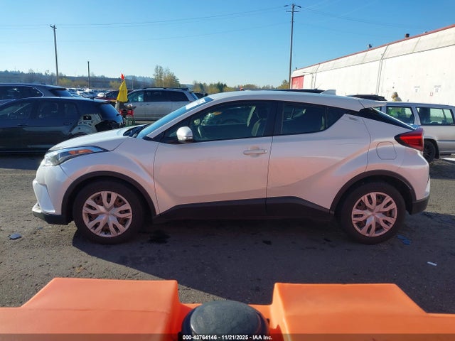 JTNKHMBXXK1026651 Toyota C-HR LE