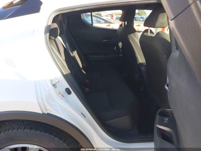 JTNKHMBXXK1026651 Toyota C-HR LE