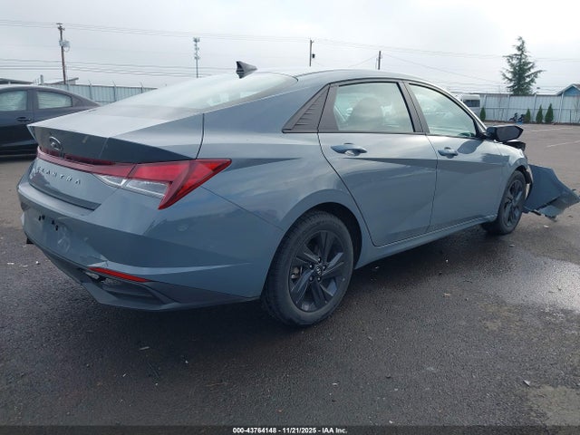 KMHLM4AG3MU155866 Hyundai ELANTRA SEL
