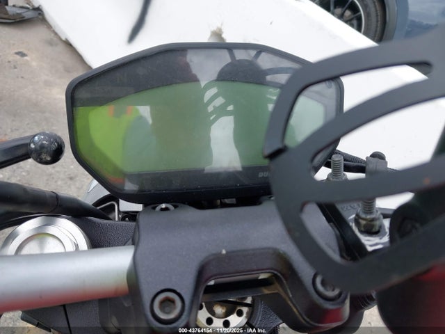 ZDMMADBM3HB001797 Ducati Monster 797