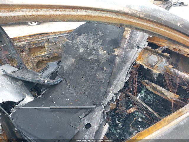 4T1BZ1HK7JU005924 Toyota Camry Xle V6
