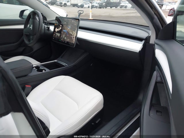 5YJ3E1EB4MF069893 Tesla Model 3 Long Range Dual Motor All-wheel Drive