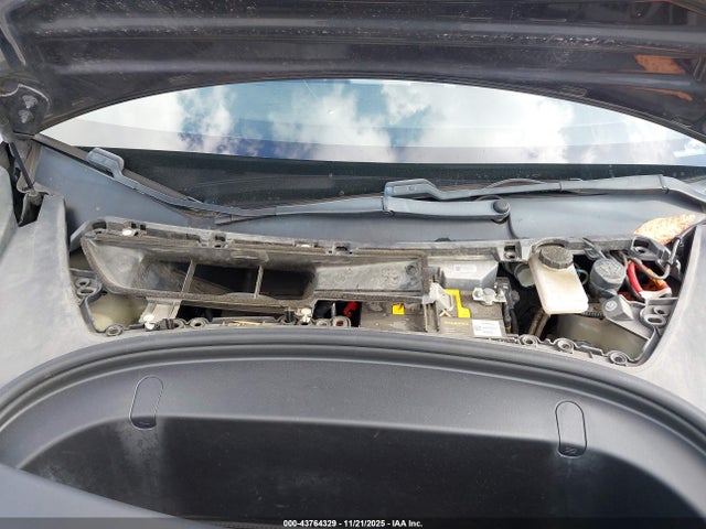 43764329 :رقم المزاد ، 5YJ3E1EBXKF191736 vin ، 2019 Tesla Model 3 Long Range/performance مزاد بيع