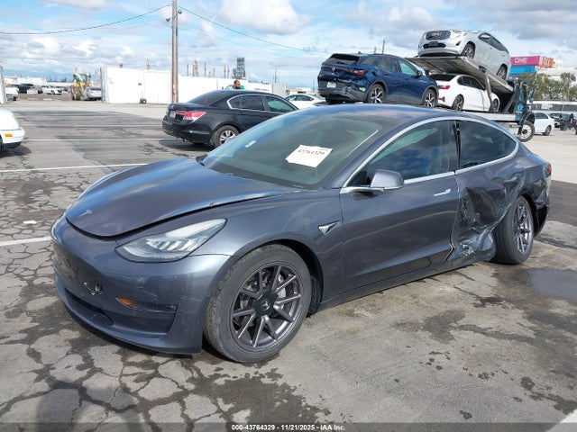 43764329 :رقم المزاد ، 5YJ3E1EBXKF191736 vin ، 2019 Tesla Model 3 Long Range/performance مزاد بيع