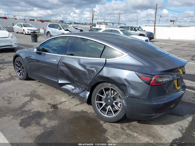 43764329 :رقم المزاد ، 5YJ3E1EBXKF191736 vin ، 2019 Tesla Model 3 Long Range/performance مزاد بيع