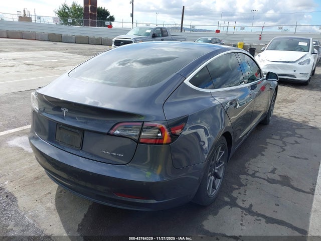 43764329 :رقم المزاد ، 5YJ3E1EBXKF191736 vin ، 2019 Tesla Model 3 Long Range/performance مزاد بيع