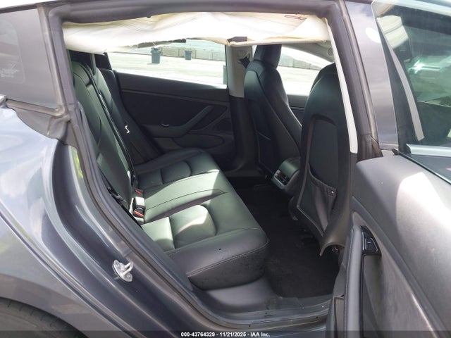 43764329 :رقم المزاد ، 5YJ3E1EBXKF191736 vin ، 2019 Tesla Model 3 Long Range/performance مزاد بيع