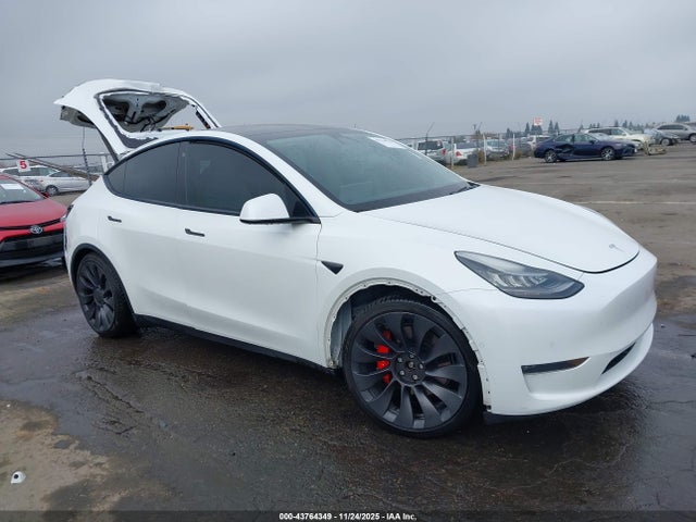2021 TESLA MODEL Y 5YJYGDEF6MF073044 Photo 0