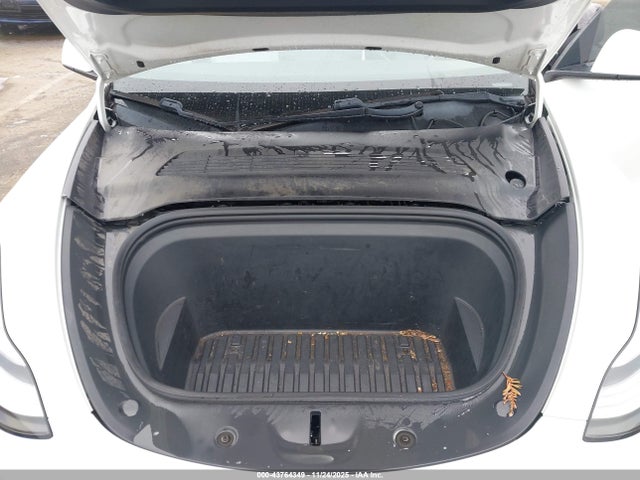 2021 TESLA MODEL Y 5YJYGDEF6MF073044 Photo 9