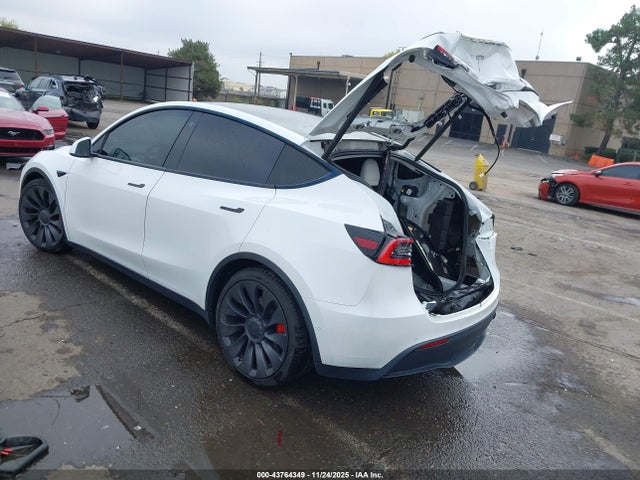 2021 TESLA MODEL Y 5YJYGDEF6MF073044 Photo 2