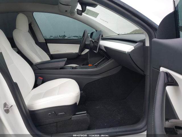 2021 TESLA MODEL Y 5YJYGDEF6MF073044 Photo 4