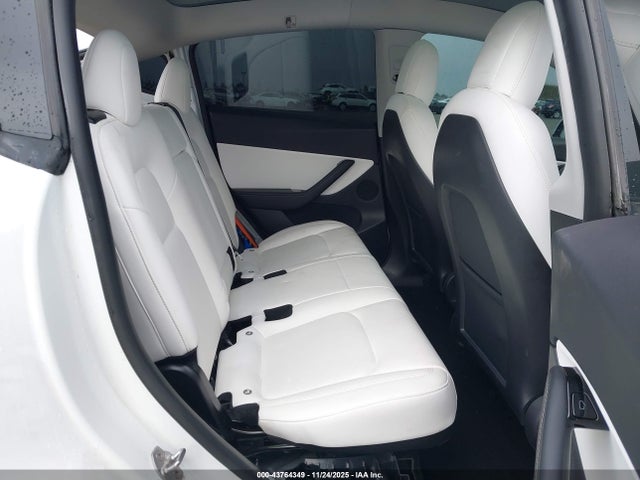 2021 TESLA MODEL Y 5YJYGDEF6MF073044 Photo 7