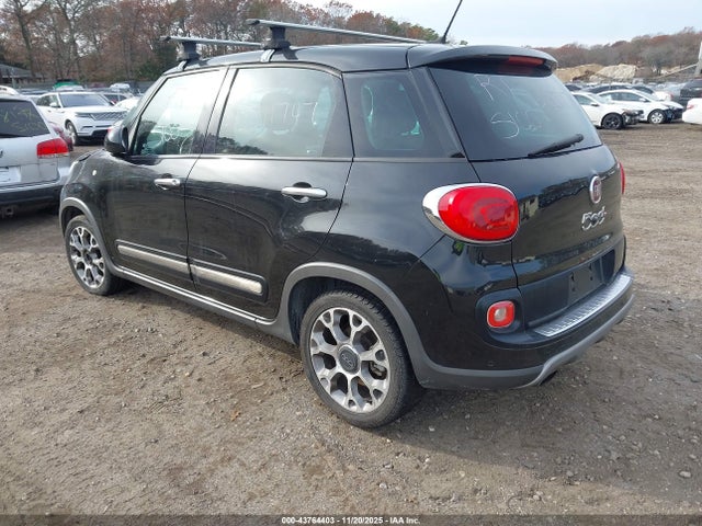 2014 FIAT 500L ZFBCFADH7EZ007082 Photo 2