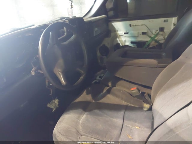 Продаж на аукціоні авто 2000 Gmc Sierra 2500 Sl, vin: 1GTGK29U6YE316009, номер лоту: 43764619