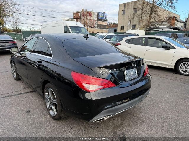 2018 MERCEDES-BENZ CLA 250 WDDSJ4EB5JN679622 Photo 2