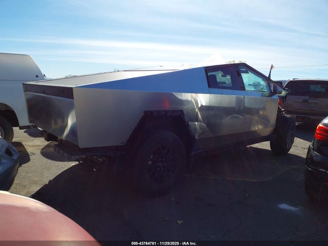 2024 TESLA CYBERTRUCK 7G2CEHED2RA038881 Photo 3