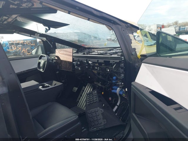 2024 TESLA CYBERTRUCK 7G2CEHED2RA038881 Photo 4
