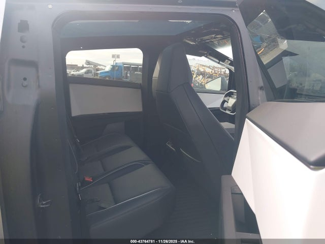 2024 TESLA CYBERTRUCK 7G2CEHED2RA038881 Photo 7