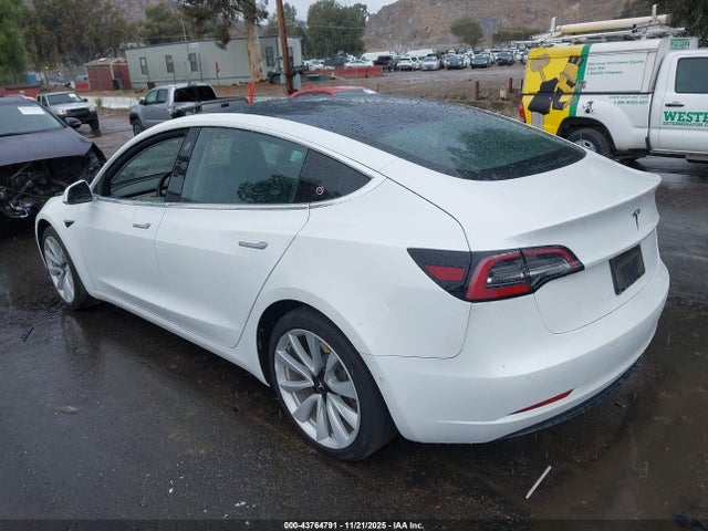 2019 TESLA MODEL 3 5YJ3E1EA1KF466532 Photo 2