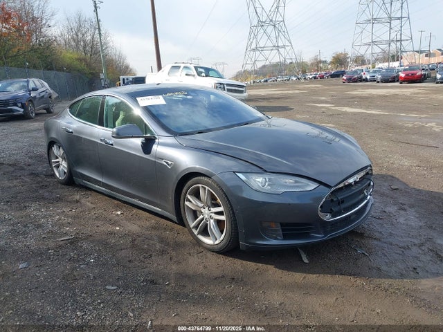 2015 TESLA MODEL S 5YJSA1H21FF095177 Photo 0