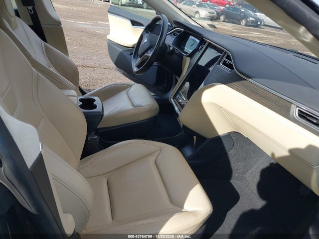 2015 TESLA MODEL S 5YJSA1H21FF095177 Photo 4
