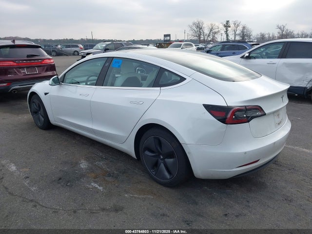 2018 TESLA MODEL 3 5YJ3E1EB6JF100184 Photo 2