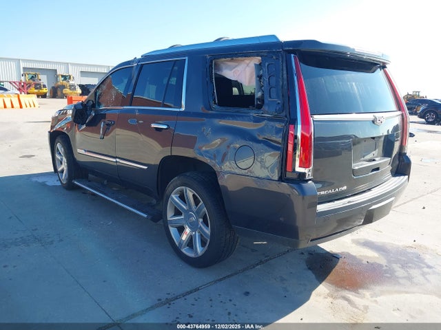 2018 CADILLAC ESCALADE 1GYS4CKJ4JR188923 Photo 2