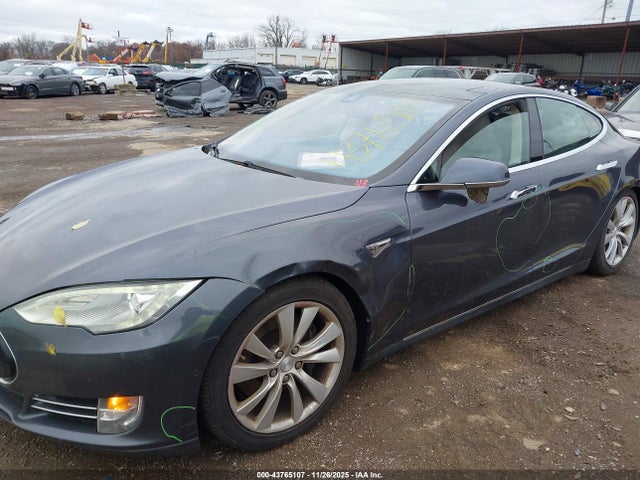 2015 TESLA MODEL S 5YJSA1H22FFP74827 Photo 5