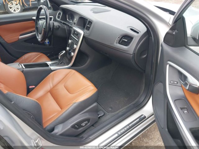 2015 VOLVO V60 YV140MEMXF1227343 Photo 4