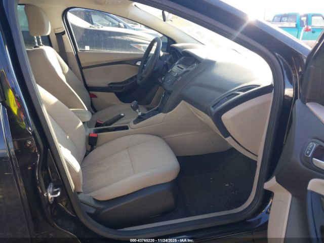 2015 FORD FOCUS 1FADP3FE8FL292110 Photo 4