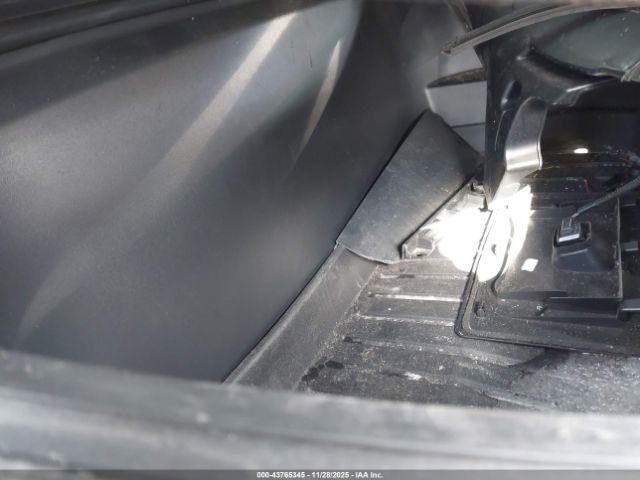 2022 TESLA MODEL Y 7SAYGDEE4NF432760 Photo 9