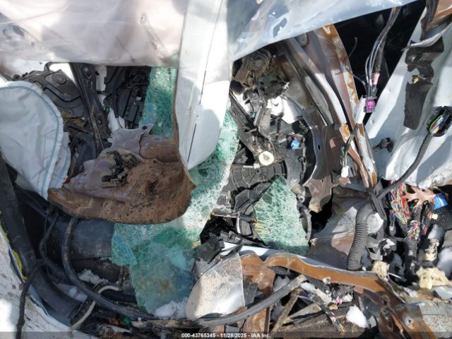 2022 TESLA MODEL Y 7SAYGDEE4NF432760 Photo 4