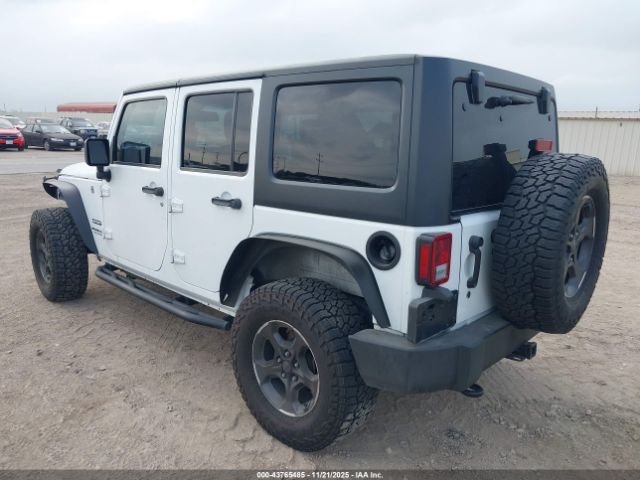 2016 JEEP WRANGLER UNLIMITED 1C4BJWDG2GL124909 Photo 2