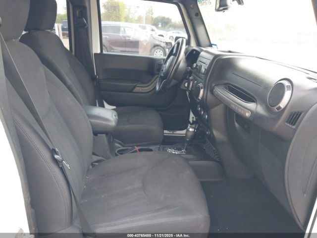 2016 JEEP WRANGLER UNLIMITED 1C4BJWDG2GL124909 Photo 4