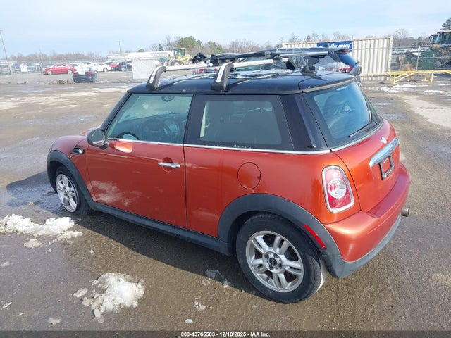 2013 MINI HARDTOP WMWSU3C50DT680425 Photo 2