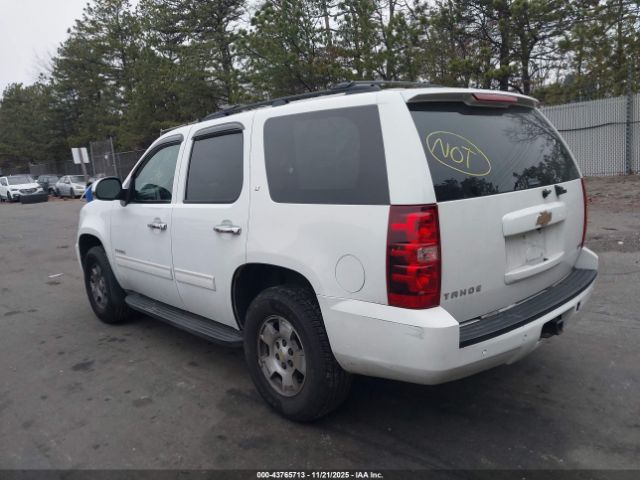 2011 CHEVROLET TAHOE 1GNSKBE08BR379472 Photo 2