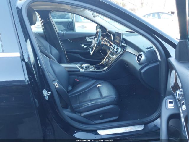 2017 MERCEDES-BENZ C 300 55SWF4KB5HU221846 Photo 4