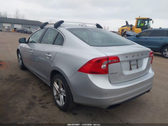 2015 VOLVO S60 YV126MFK4F1344855 Photo 2
