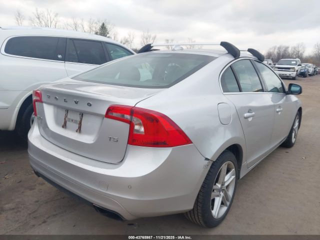2015 VOLVO S60 YV126MFK4F1344855 Photo 3